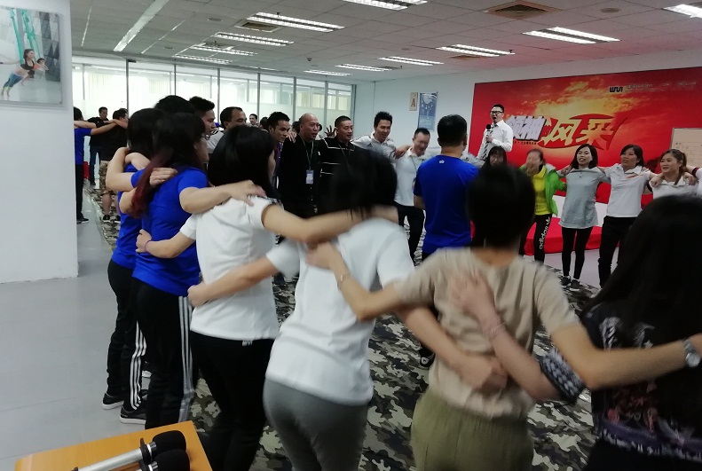 團(tuán)隊(duì)激勵培訓(xùn)課程方案、團(tuán)隊(duì)激勵游戲、團(tuán)隊(duì)激勵培訓(xùn)講師專題