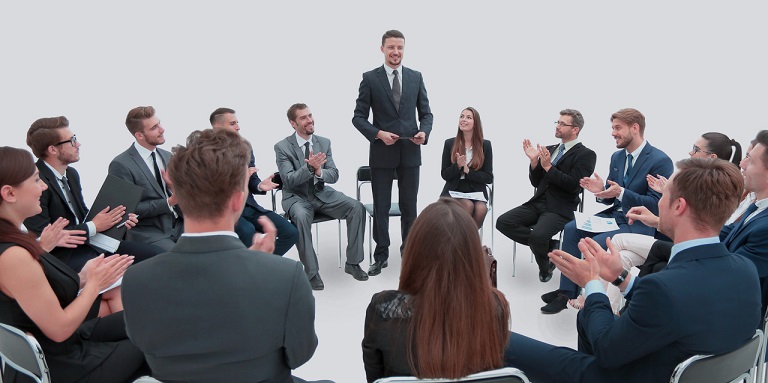 銷售鐵軍：業(yè)績、過程與組織的三國演義